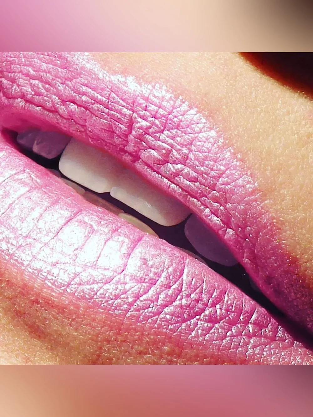 NYX Duo Chromatic Frost Lipstick in 